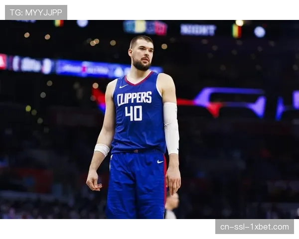 快船祖巴茨肋骨骨折赛季报销 内线轮换仅剩普拉姆利一人苦撑 快船祖巴茨肋骨骨折赛季报销 内线轮换仅剩普拉姆利一人苦撑